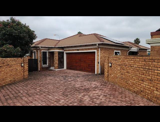 3 BEDROOM CLUSTER FOR SALE IN NEWMARKET